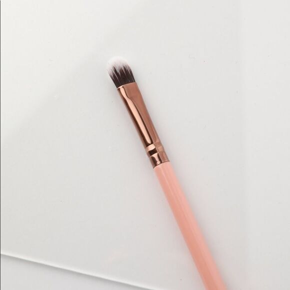 5/$25💜 Luxie 245 Small Shader Rose Gold Brush - Picture 6 of 15